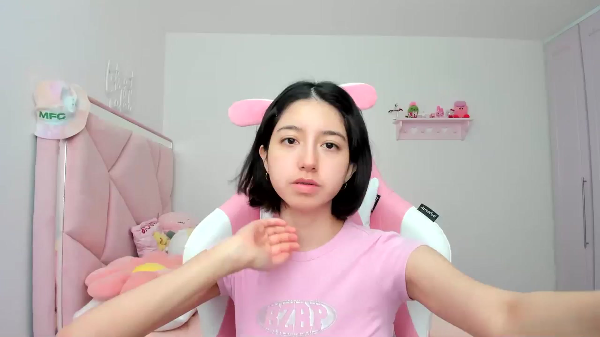 Gallery image thumbnail from Cherrycute666's myfreecams stream on, 03/25/2024, 20:07 image 1 of 20