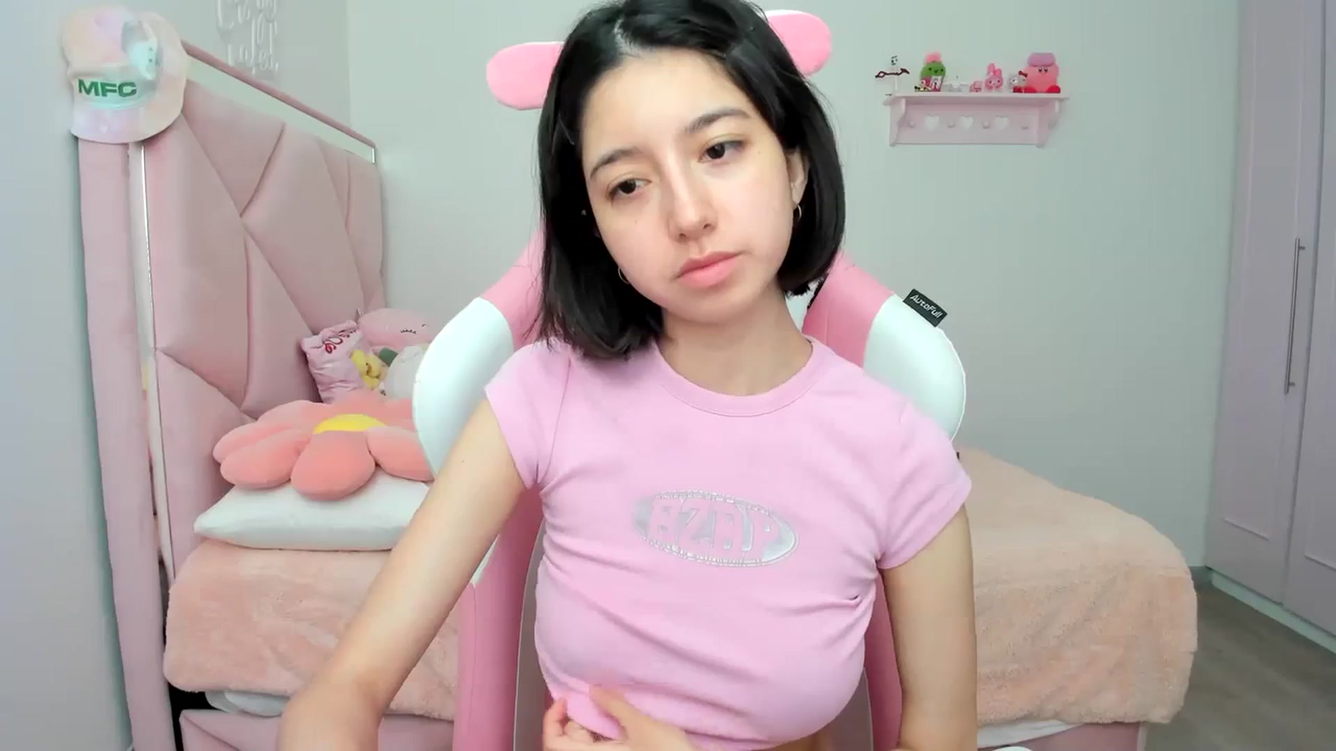Gallery image thumbnail from Cherrycute666's myfreecams stream on, 03/25/2024, 20:07 image 4 of 20