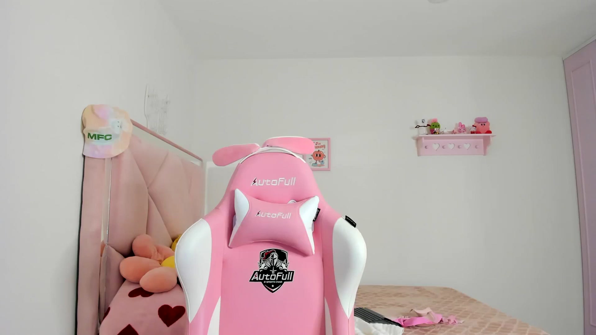 Gallery image thumbnail from Cherrycute666's myfreecams stream on, 03/26/2024, 04:59 image 18 of 20