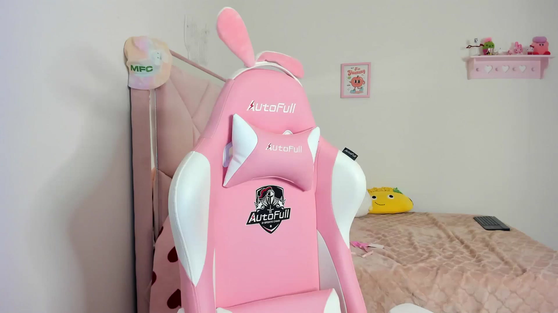 Gallery image thumbnail from Cherrycute666's myfreecams stream on, 03/26/2024, 08:24 image 14 of 20