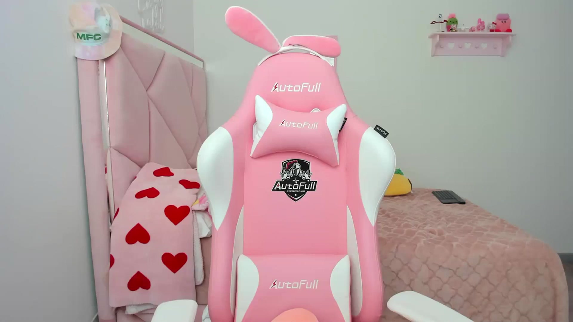 Gallery image thumbnail from Cherrycute666's myfreecams stream on, 03/26/2024, 20:24 image 6 of 20
