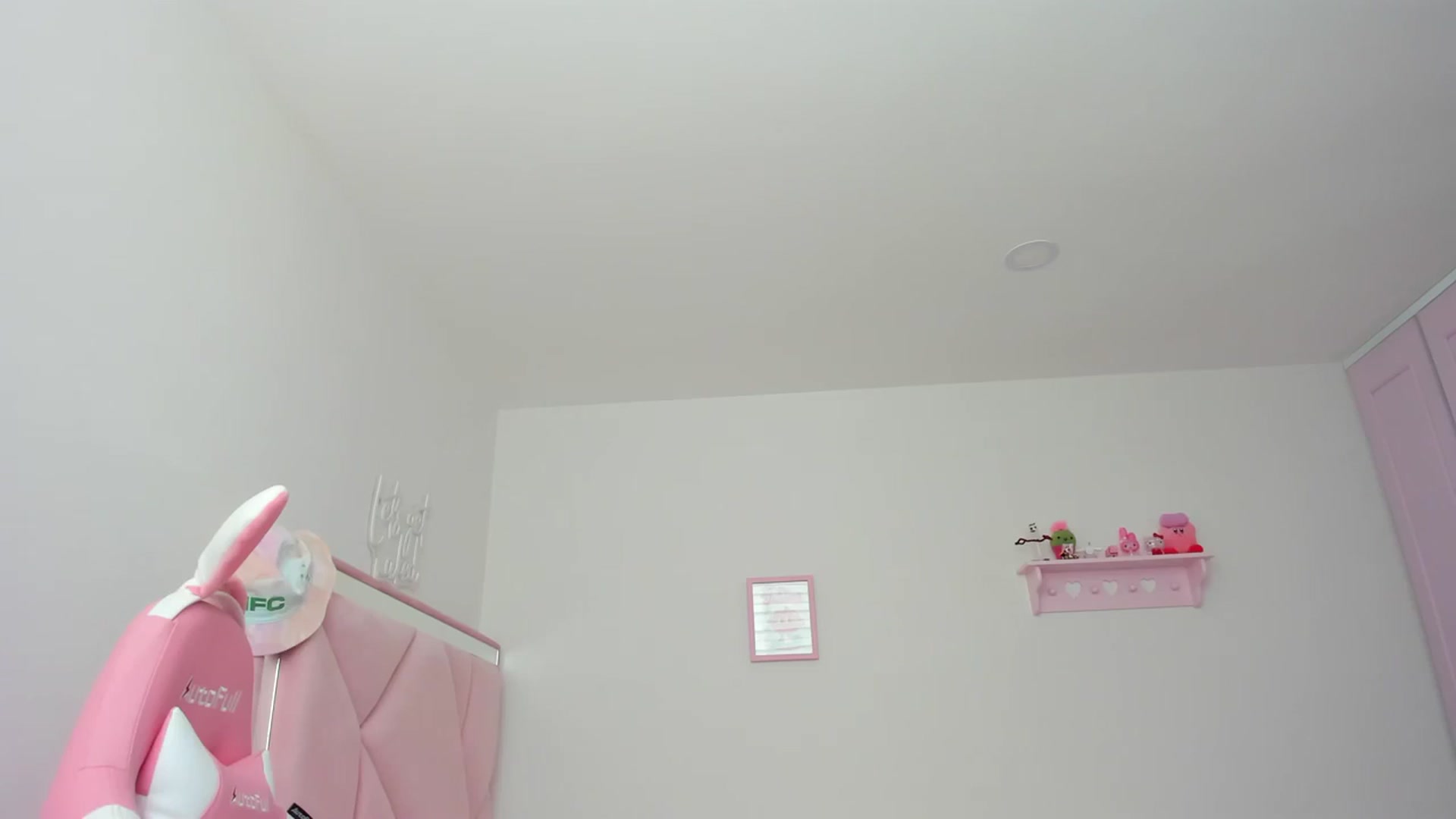 Gallery image thumbnail from Cherrycute666's myfreecams stream on, 03/26/2024, 20:24 image 20 of 20