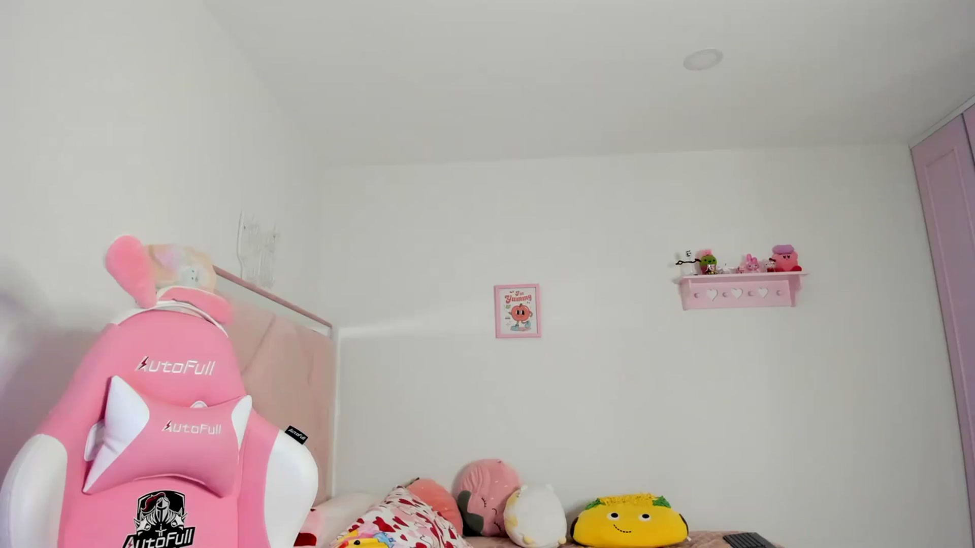 Gallery image thumbnail from Cherrycute666's myfreecams stream on, 03/27/2024, 04:14 image 1 of 20
