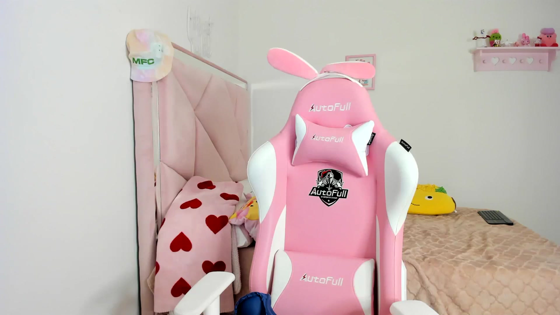 Gallery image thumbnail from Cherrycute666's myfreecams stream on, 03/27/2024, 04:14 image 16 of 20