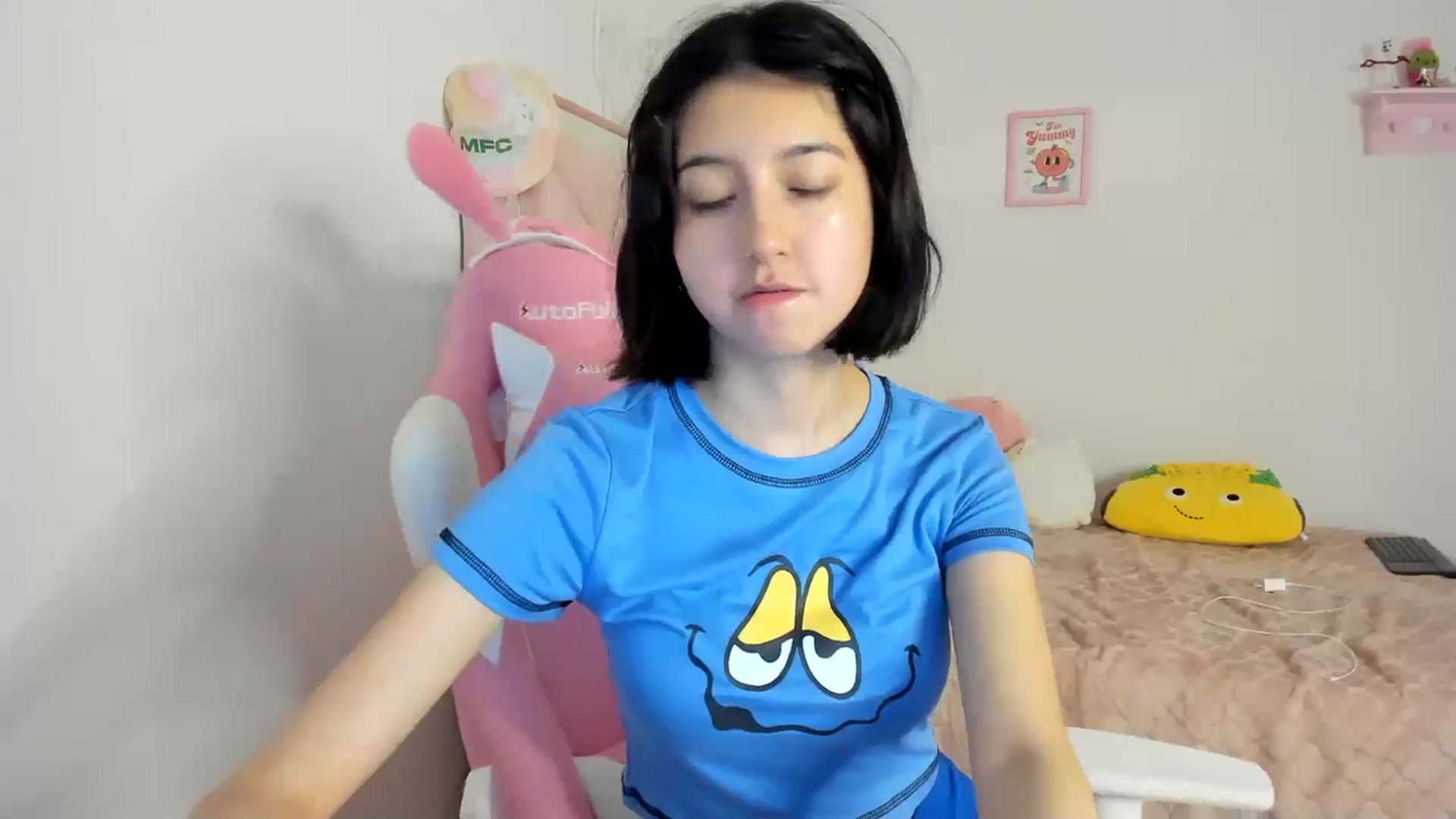 Gallery image thumbnail from Cherrycute666's myfreecams stream on, 03/27/2024, 04:14 image 7 of 20