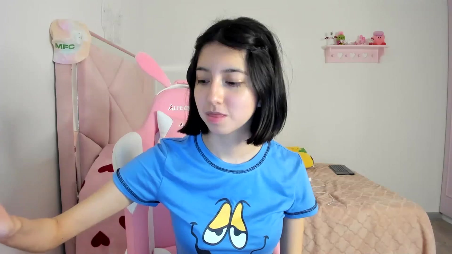 Gallery image thumbnail from Cherrycute666's myfreecams stream on, 03/27/2024, 04:14 image 3 of 20