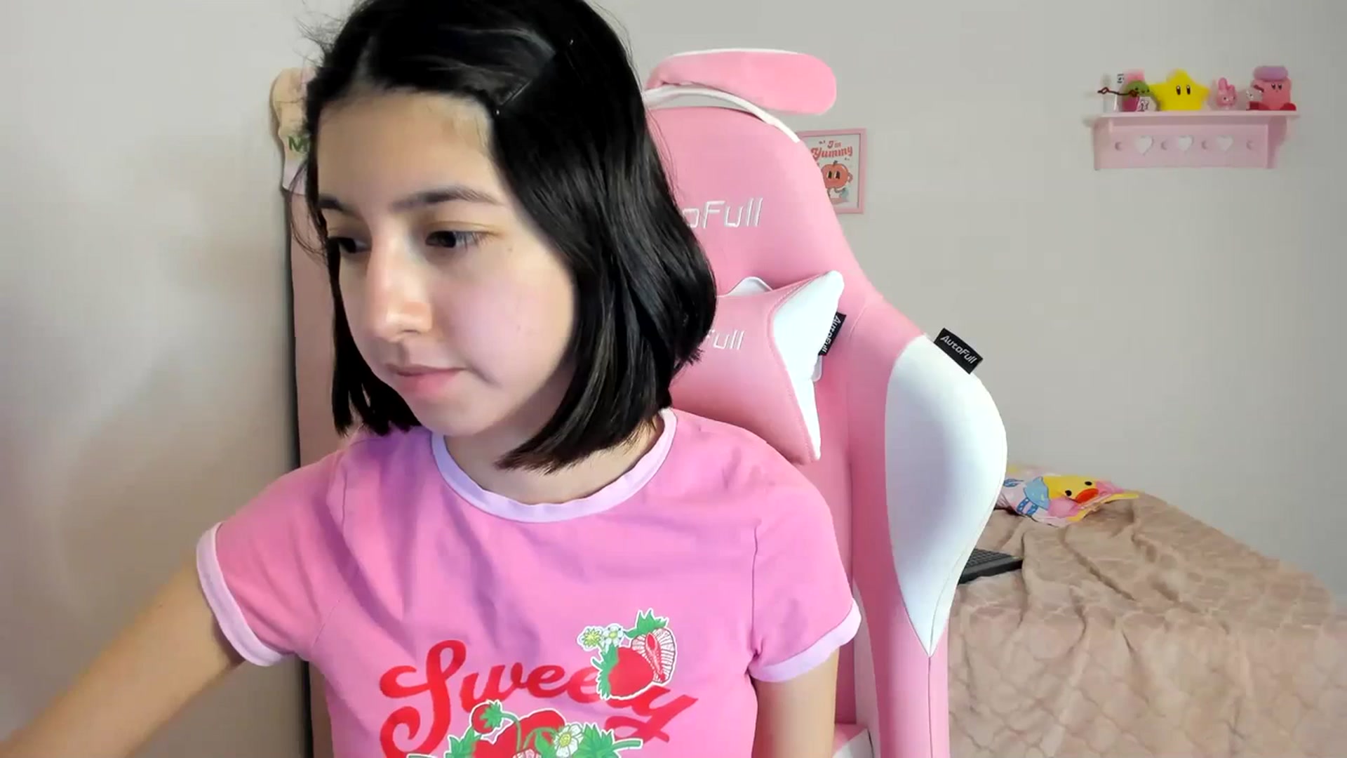Gallery image thumbnail from Cherrycute666's myfreecams stream on, 03/28/2024, 06:34 image 10 of 20