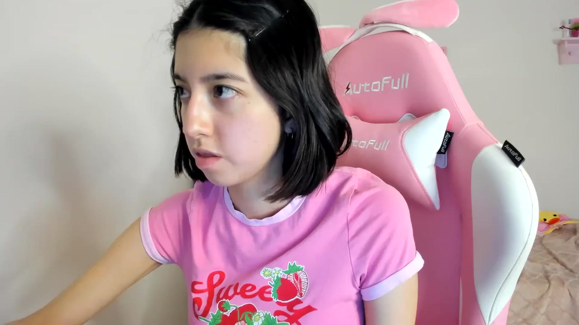 Gallery image thumbnail from Cherrycute666's myfreecams stream on, 03/28/2024, 06:34 image 3 of 20