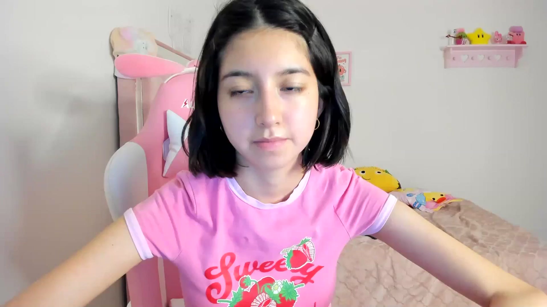 Gallery image thumbnail from Cherrycute666's myfreecams stream on, 03/28/2024, 06:34 image 17 of 20