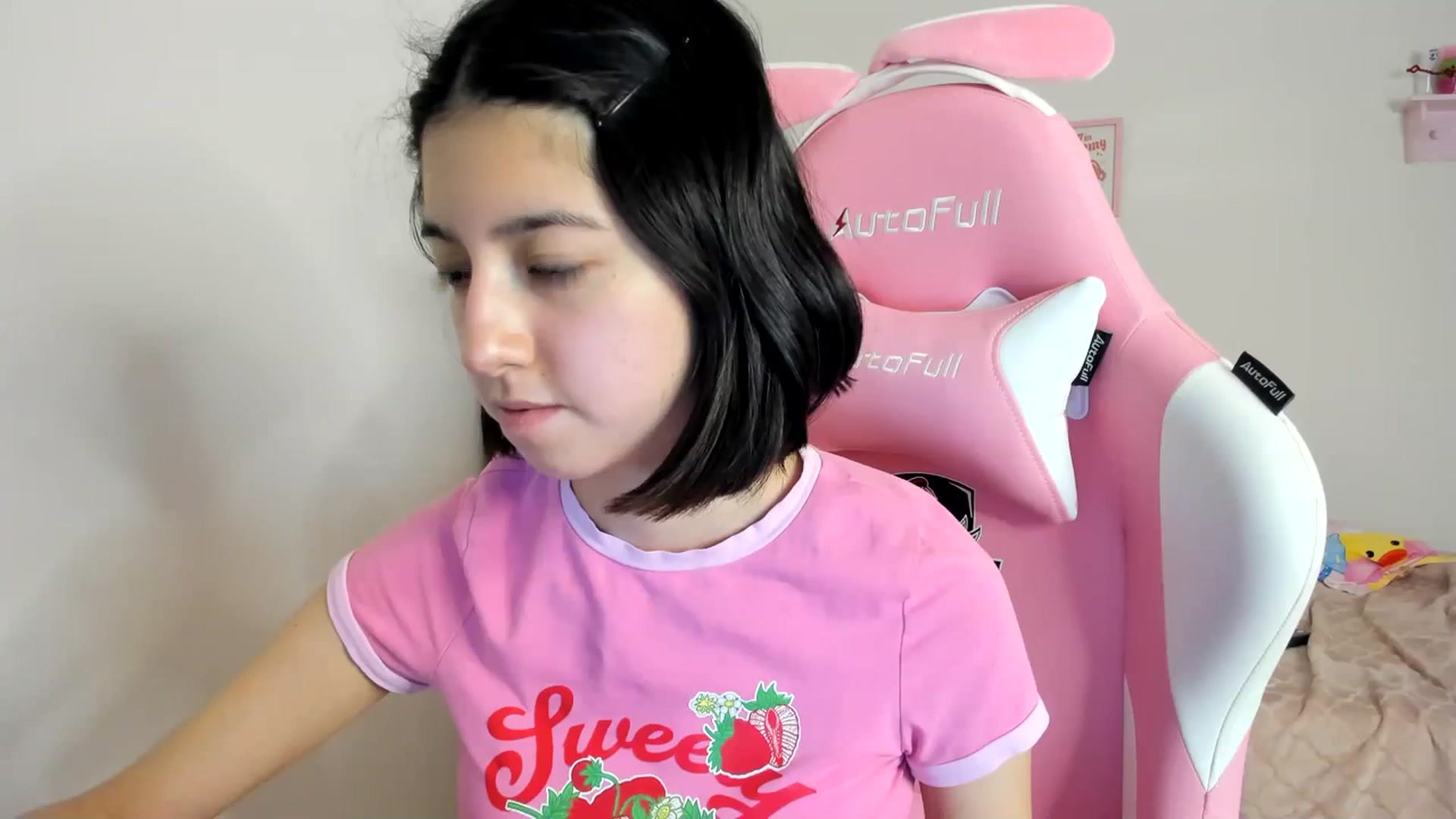 Gallery image thumbnail from Cherrycute666's myfreecams stream on, 03/28/2024, 06:34 image 7 of 20
