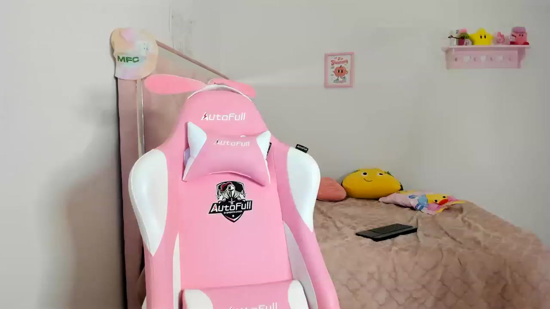 Gallery image thumbnail from Cherrycute666's myfreecams stream on, 03/28/2024, 06:34 image 19 of 20