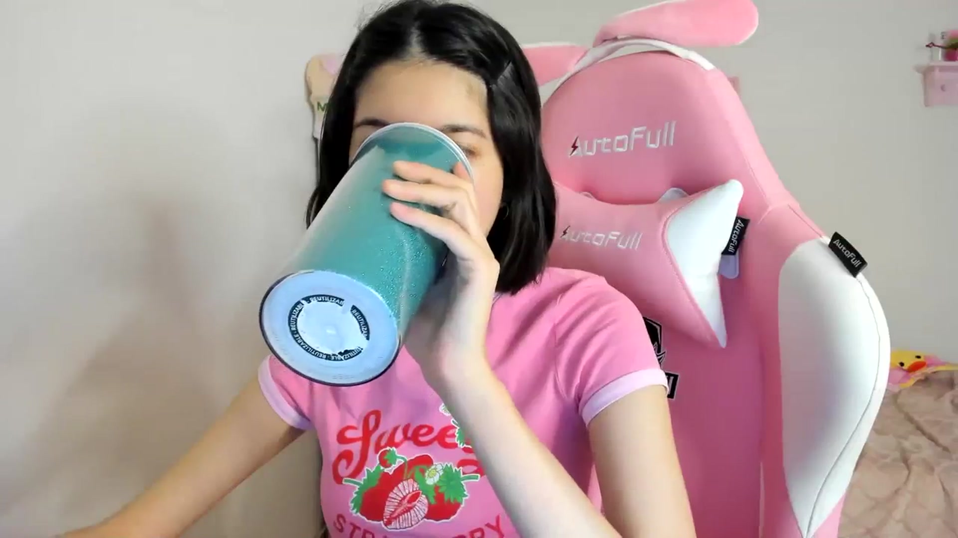 Gallery image thumbnail from Cherrycute666's myfreecams stream on, 03/28/2024, 06:34 image 6 of 20