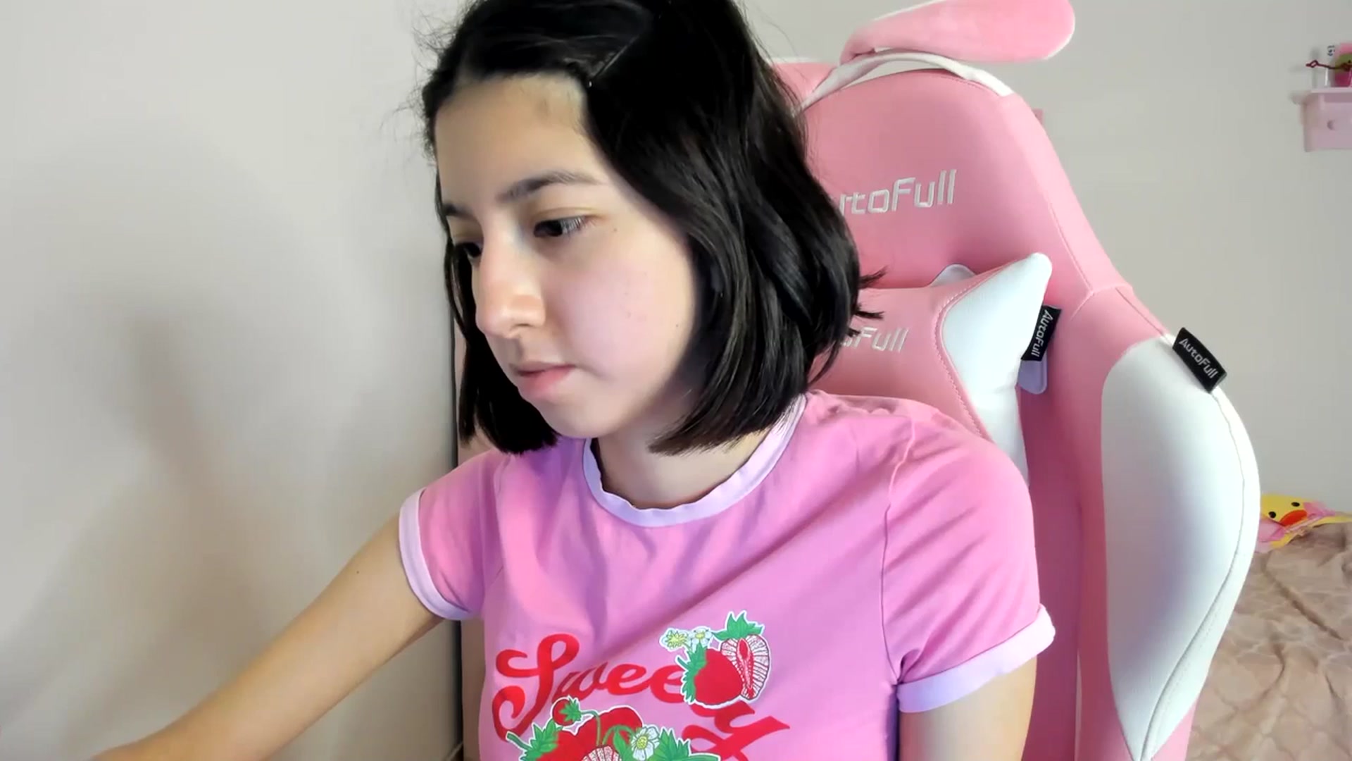 Gallery image thumbnail from Cherrycute666's myfreecams stream on, 03/28/2024, 06:34 image 4 of 20