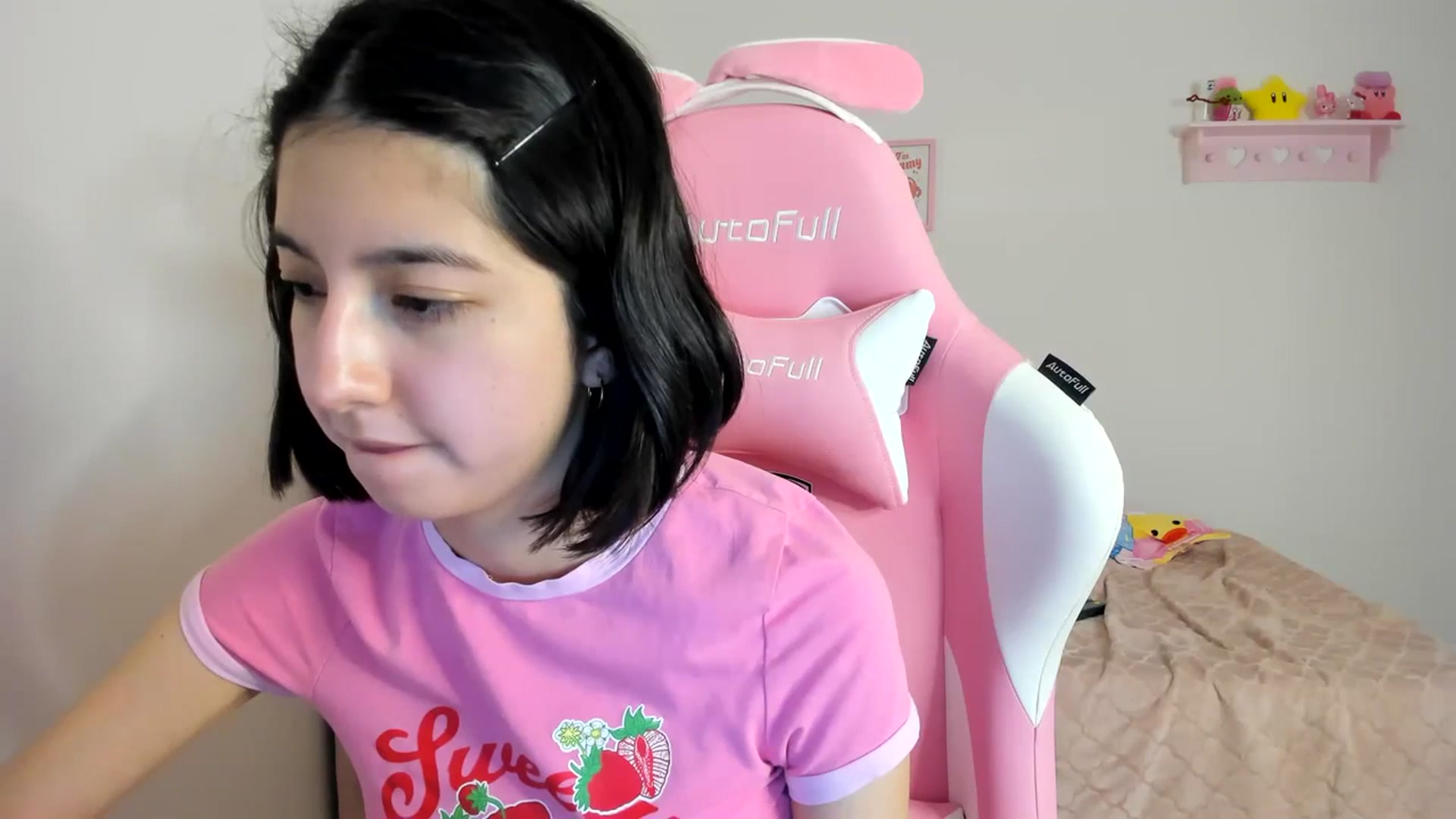 Gallery image thumbnail from Cherrycute666's myfreecams stream on, 03/28/2024, 06:34 image 16 of 20