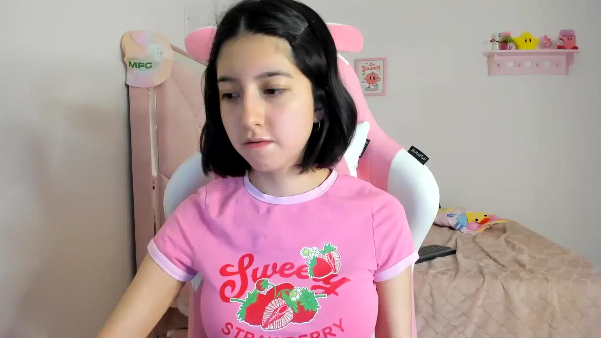 Gallery image thumbnail from Cherrycute666's myfreecams stream on, 03/28/2024, 06:34 image 13 of 20