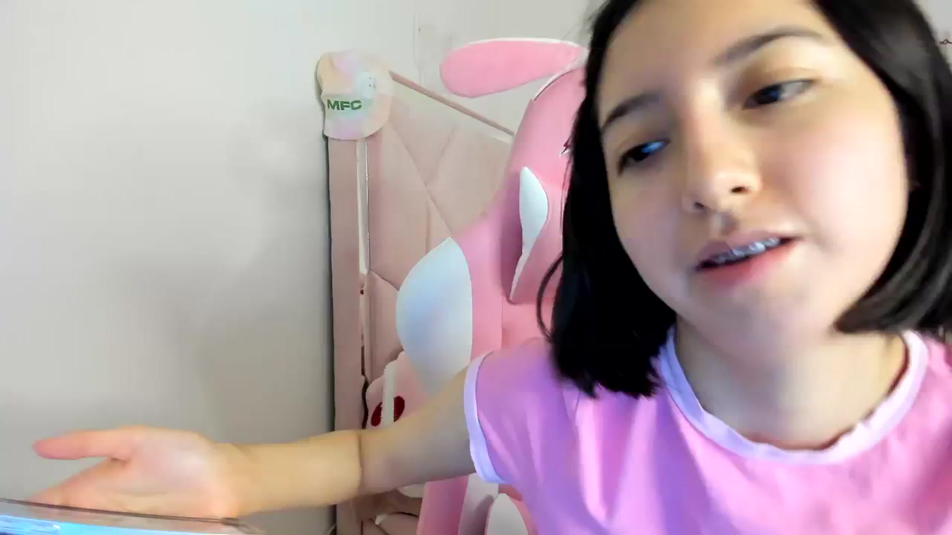 Gallery image thumbnail from Cherrycute666's myfreecams stream on, 03/28/2024, 06:34 image 1 of 20