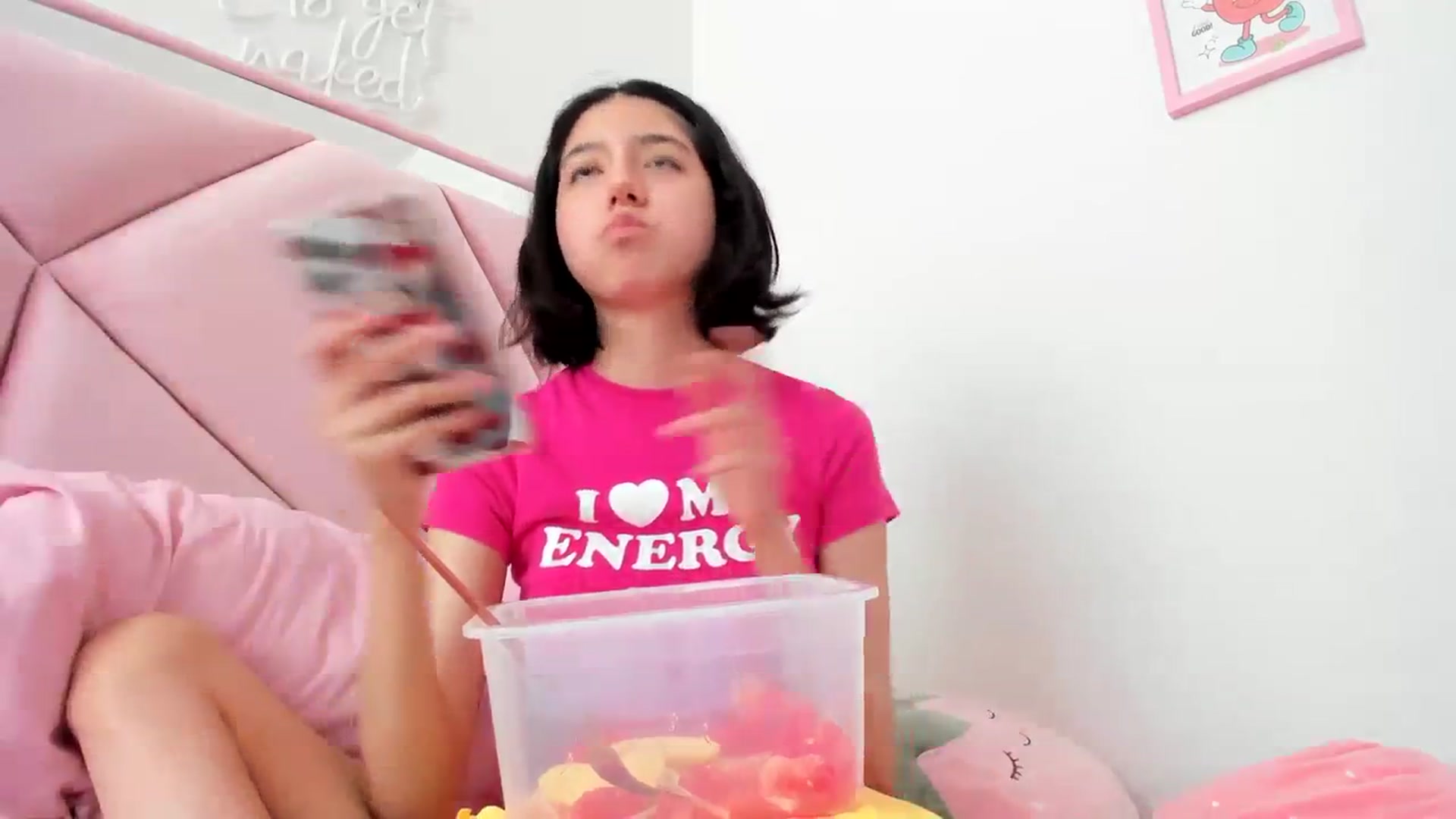 Gallery image thumbnail from Cherrycute666's myfreecams stream on, 03/28/2024, 21:39 image 15 of 20