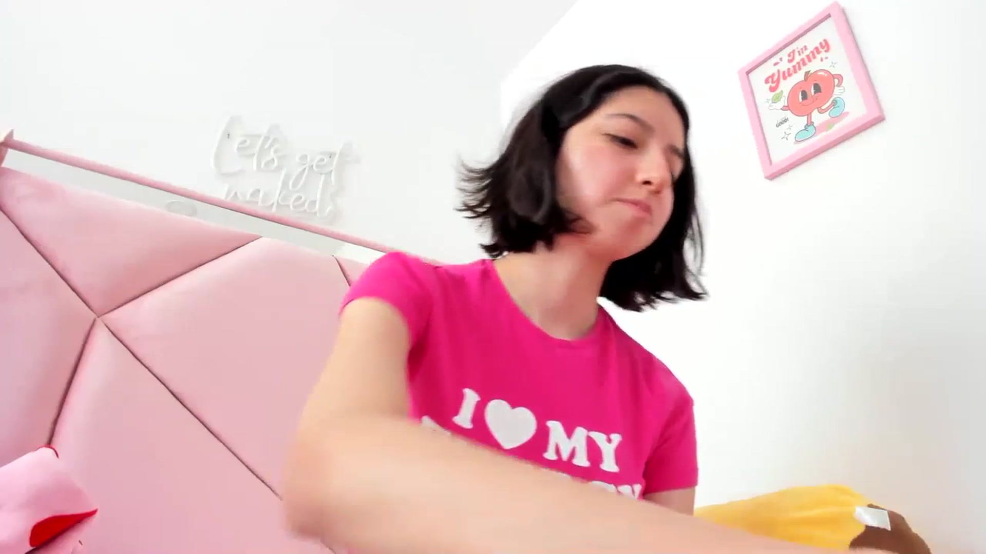 Gallery image thumbnail from Cherrycute666's myfreecams stream on, 03/28/2024, 21:39 image 6 of 20