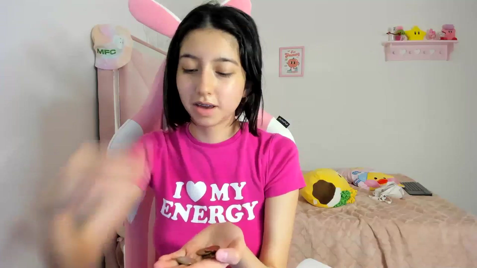 Gallery image thumbnail from Cherrycute666's myfreecams stream on, 03/29/2024, 05:32 image 19 of 20