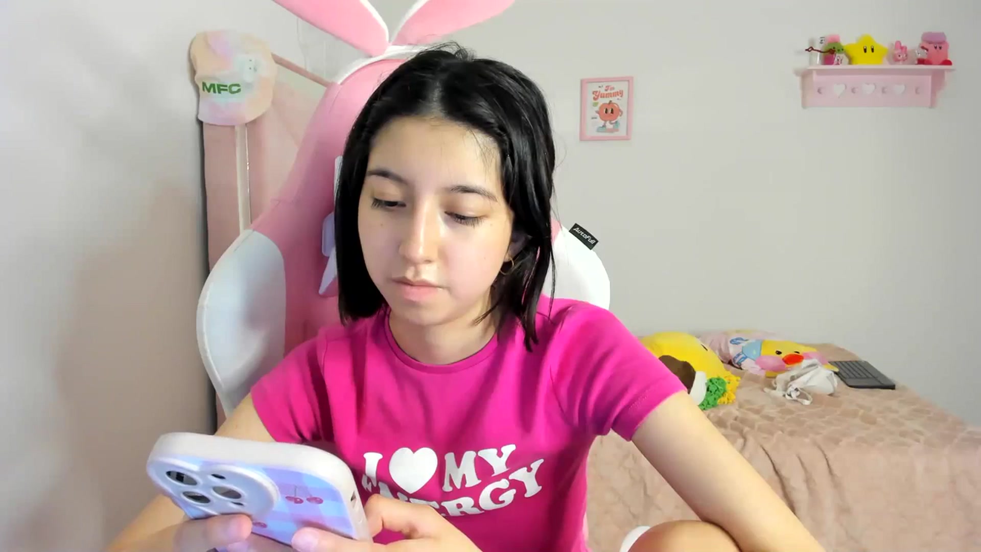 Gallery image thumbnail from Cherrycute666's myfreecams stream on, 03/29/2024, 05:32 image 18 of 20