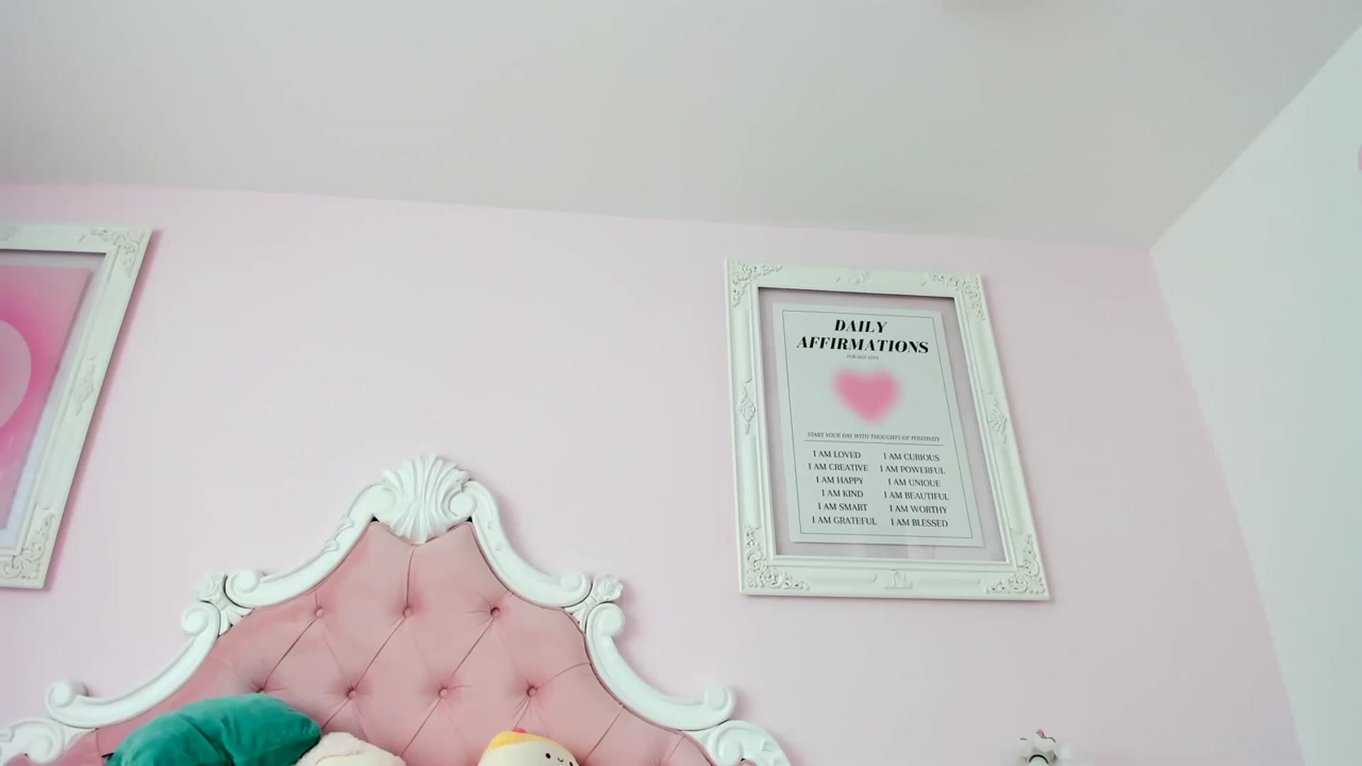 Gallery image thumbnail from Cherrycute666's myfreecams stream on, 03/29/2024, 22:54 image 14 of 20