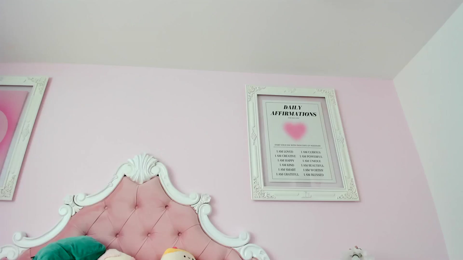 Gallery image thumbnail from Cherrycute666's myfreecams stream on, 03/29/2024, 22:54 image 16 of 20