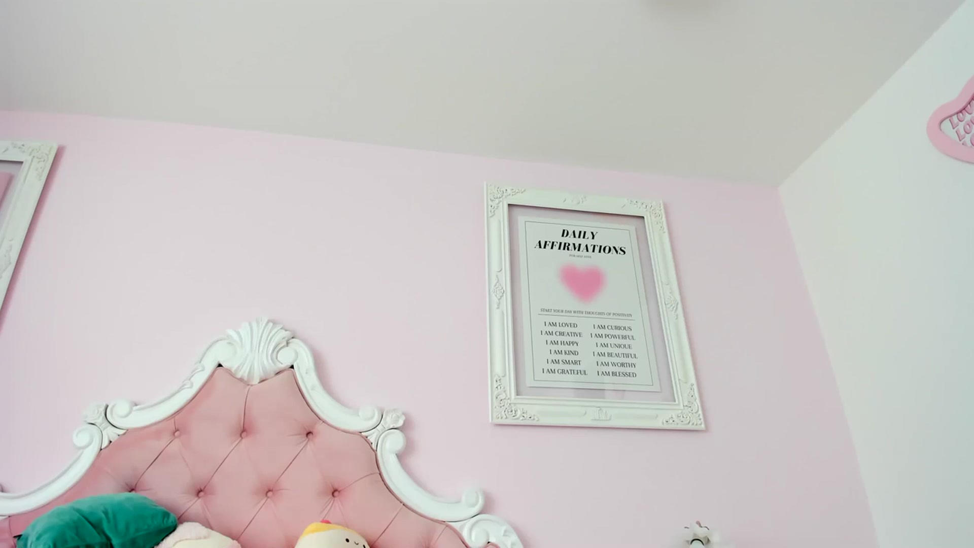 Gallery image thumbnail from Cherrycute666's myfreecams stream on, 03/29/2024, 22:54 image 12 of 20