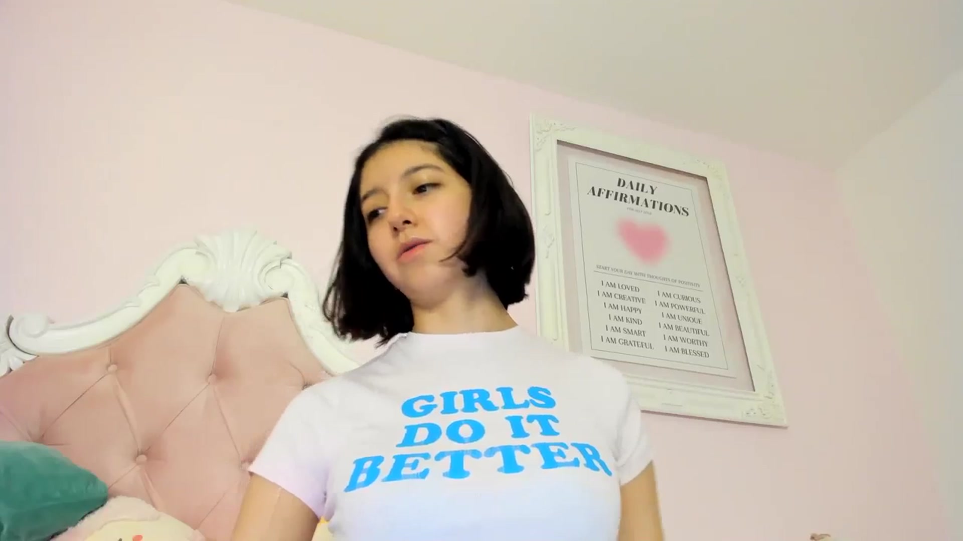 Gallery image thumbnail from Cherrycute666's myfreecams stream on, 03/30/2024, 05:57 image 3 of 20