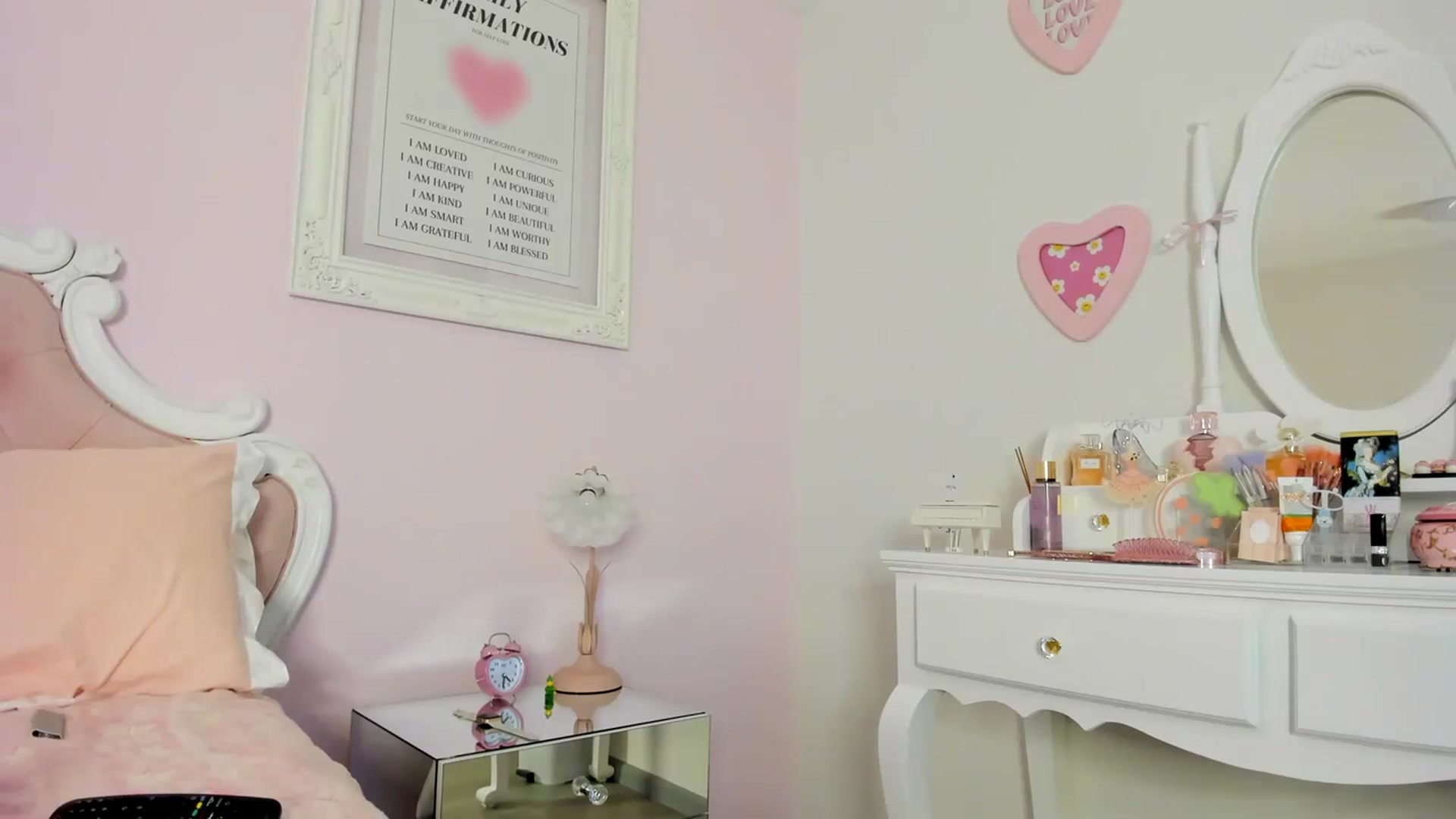 Gallery image thumbnail from Cherrycute666's myfreecams stream on, 03/30/2024, 07:32 image 18 of 20