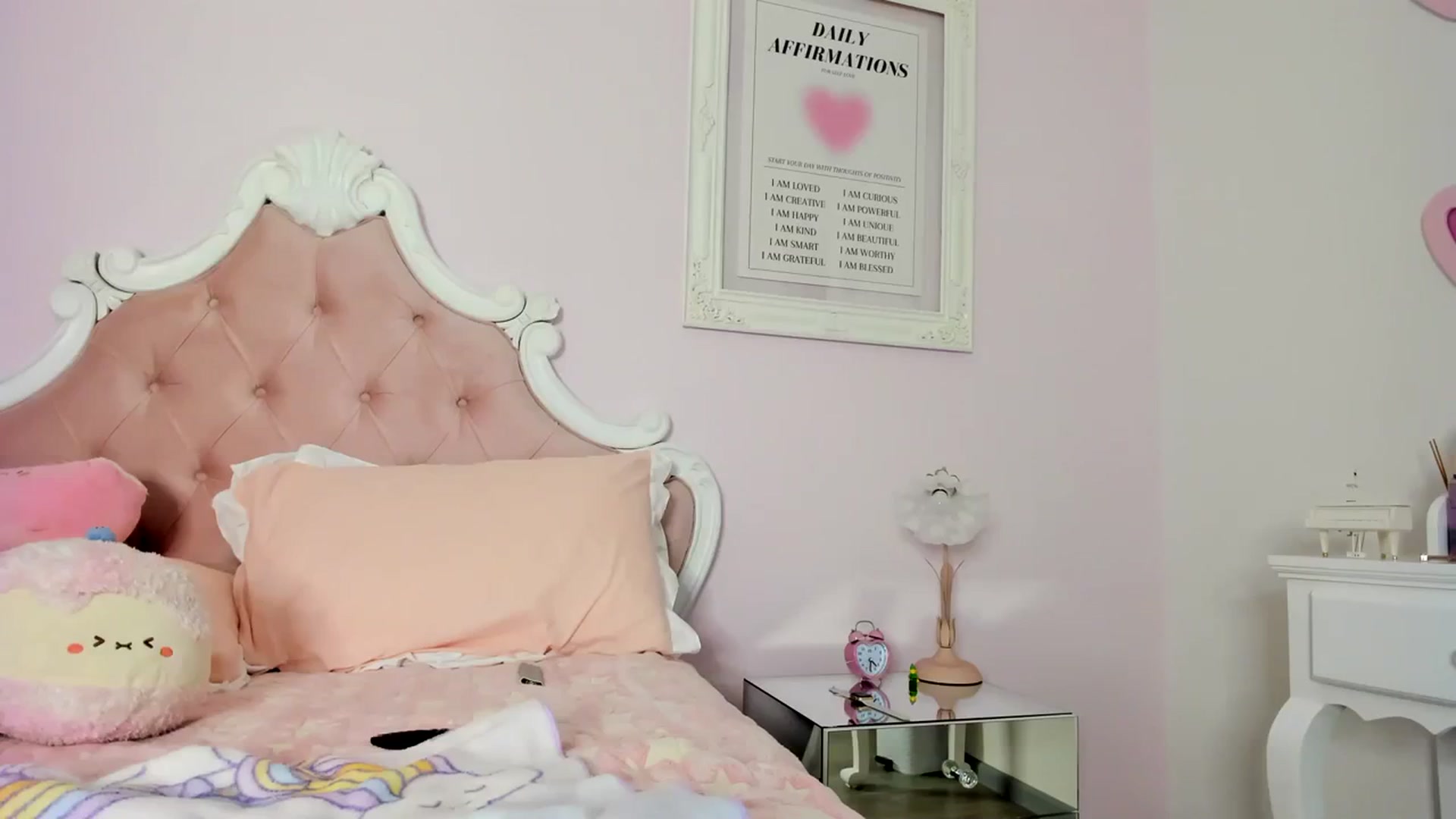 Gallery image thumbnail from Cherrycute666's myfreecams stream on, 03/30/2024, 07:32 image 12 of 20