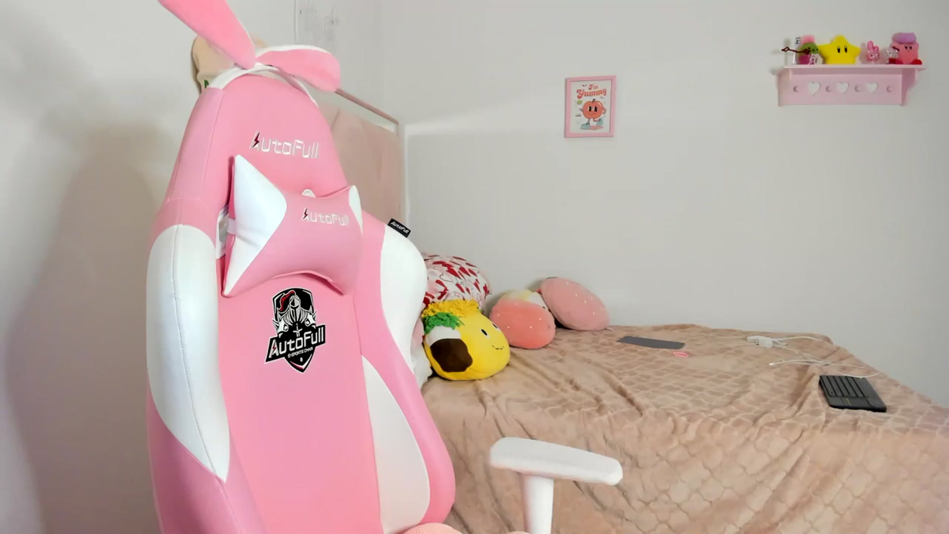 Gallery image thumbnail from Cherrycute666's myfreecams stream on, 03/30/2024, 09:27 image 19 of 20
