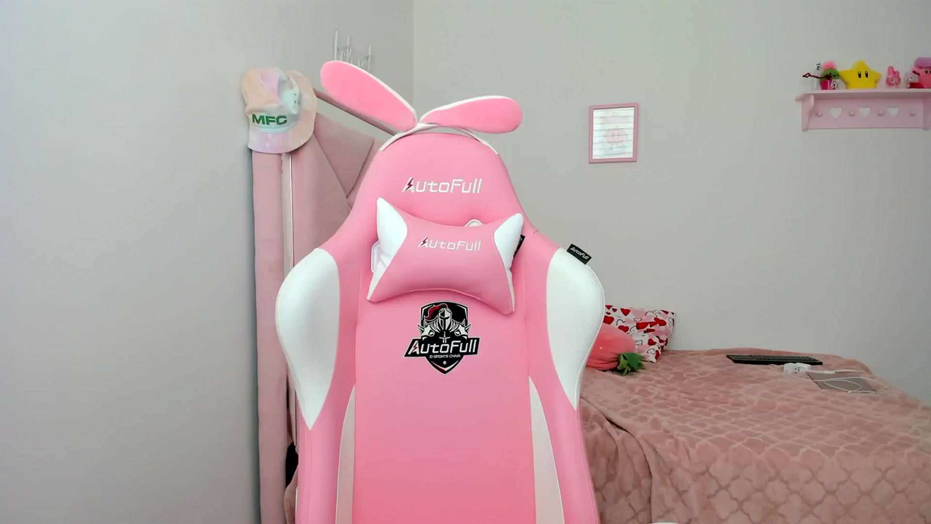 Gallery image thumbnail from Cherrycute666's myfreecams stream on, 03/30/2024, 22:47 image 13 of 20