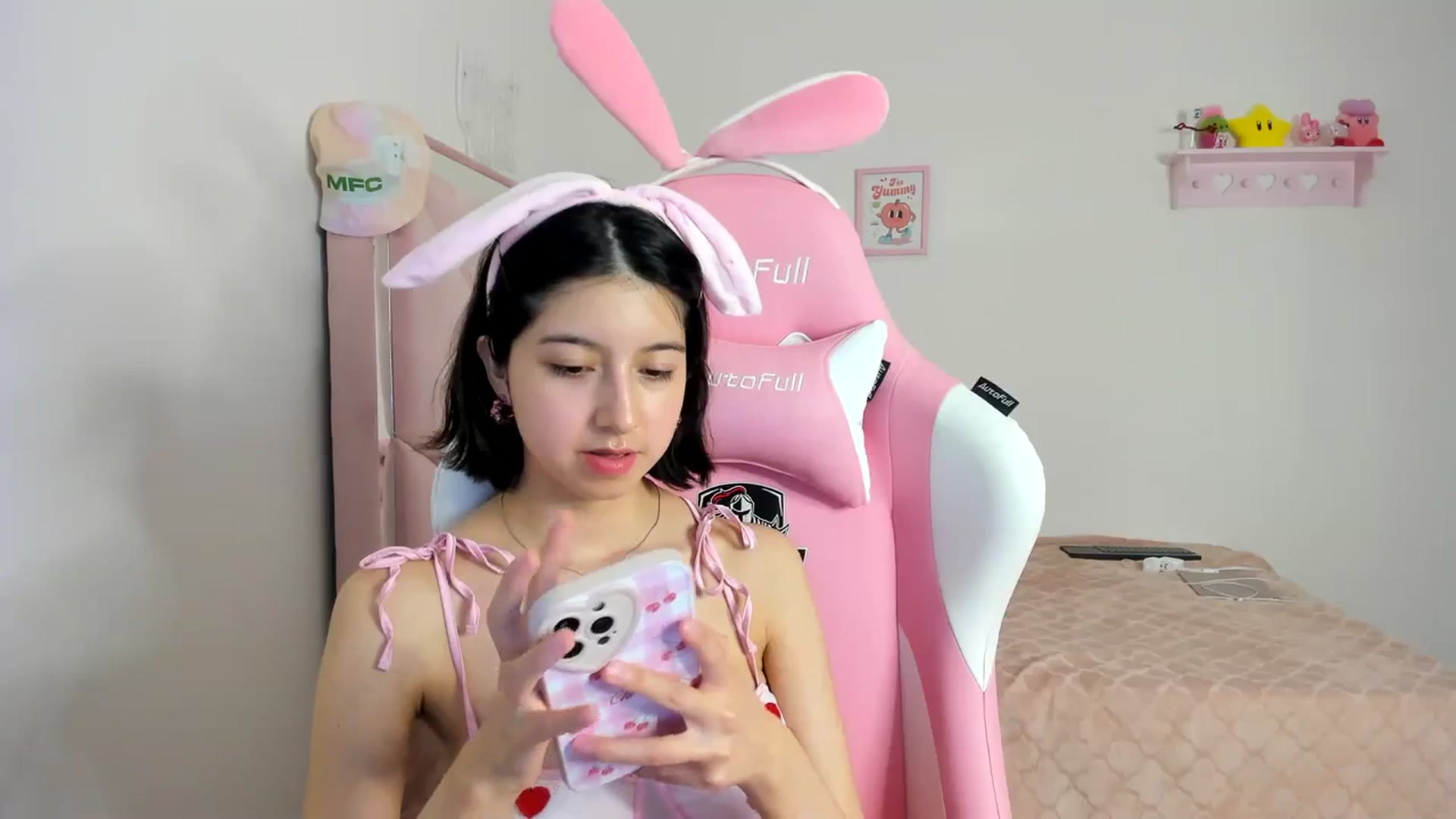 Gallery image thumbnail from Cherrycute666's myfreecams stream on, 03/31/2024, 02:28 image 5 of 20