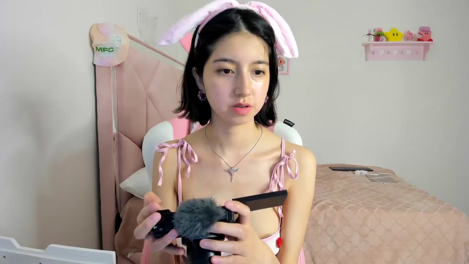 Gallery image thumbnail from Cherrycute666's myfreecams stream on, 03/31/2024, 02:28 image 6 of 20