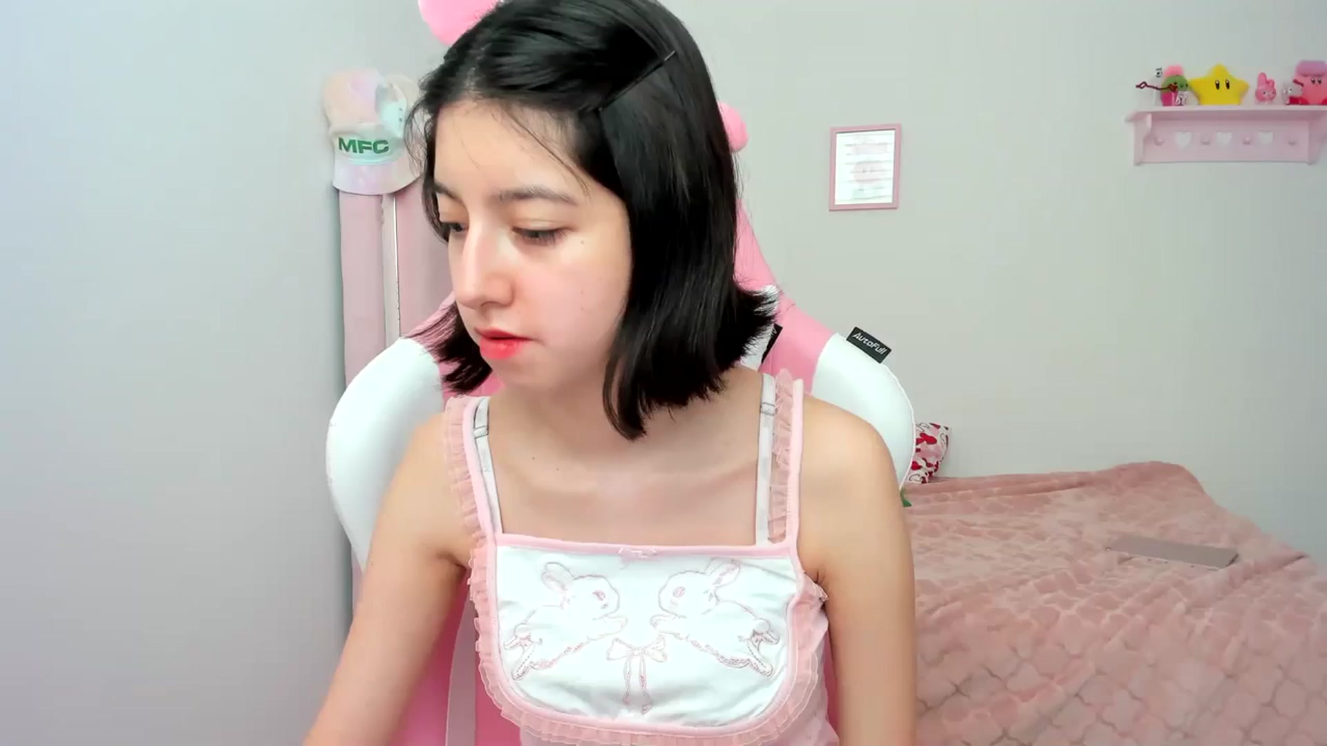 Gallery image thumbnail from Cherrycute666's myfreecams stream on, 03/31/2024, 21:00 image 18 of 20