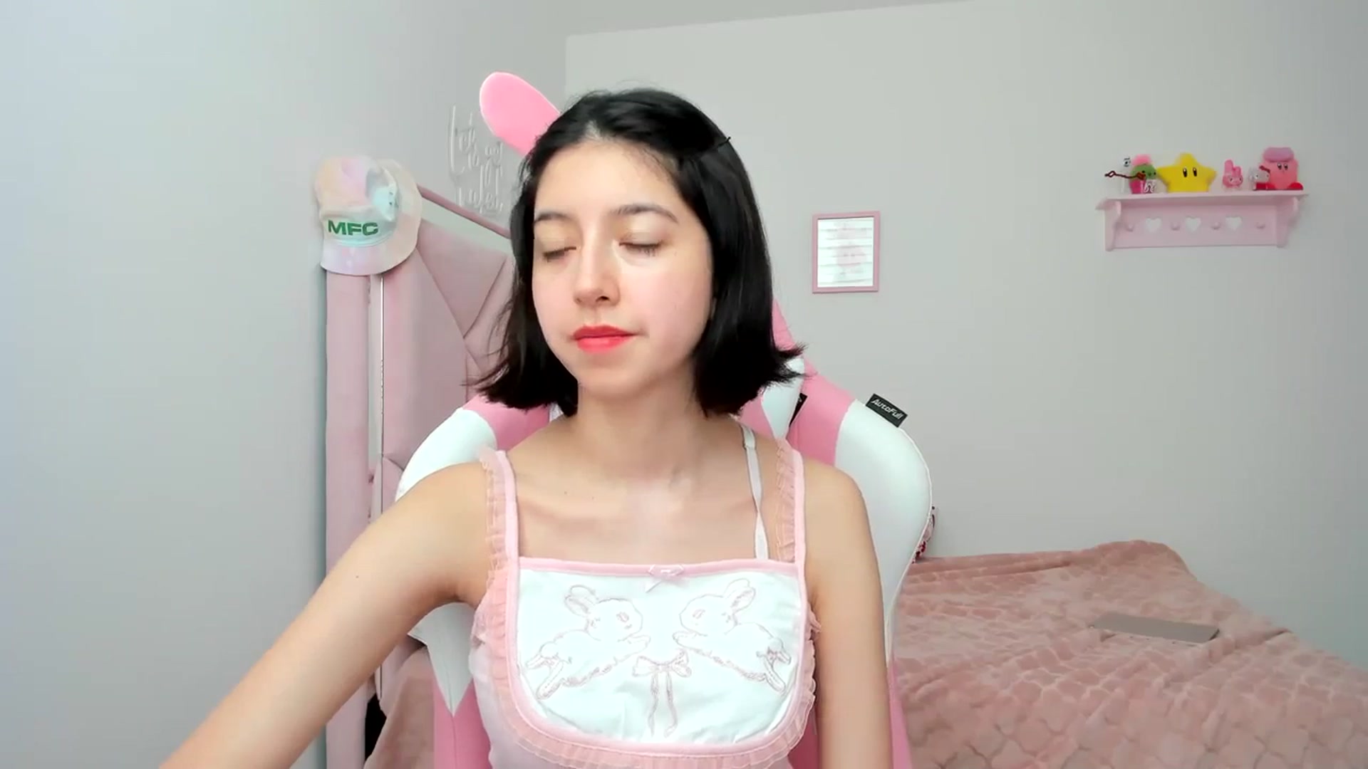 Gallery image thumbnail from Cherrycute666's myfreecams stream on, 03/31/2024, 21:00 image 7 of 20