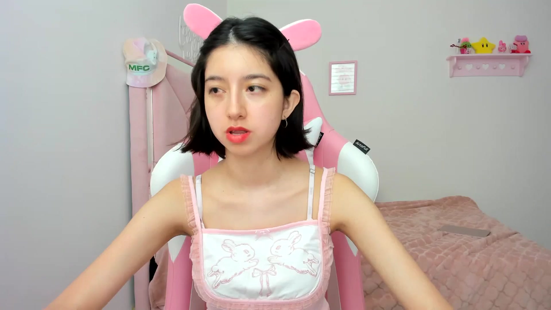 Gallery image thumbnail from Cherrycute666's myfreecams stream on, 03/31/2024, 21:00 image 5 of 20