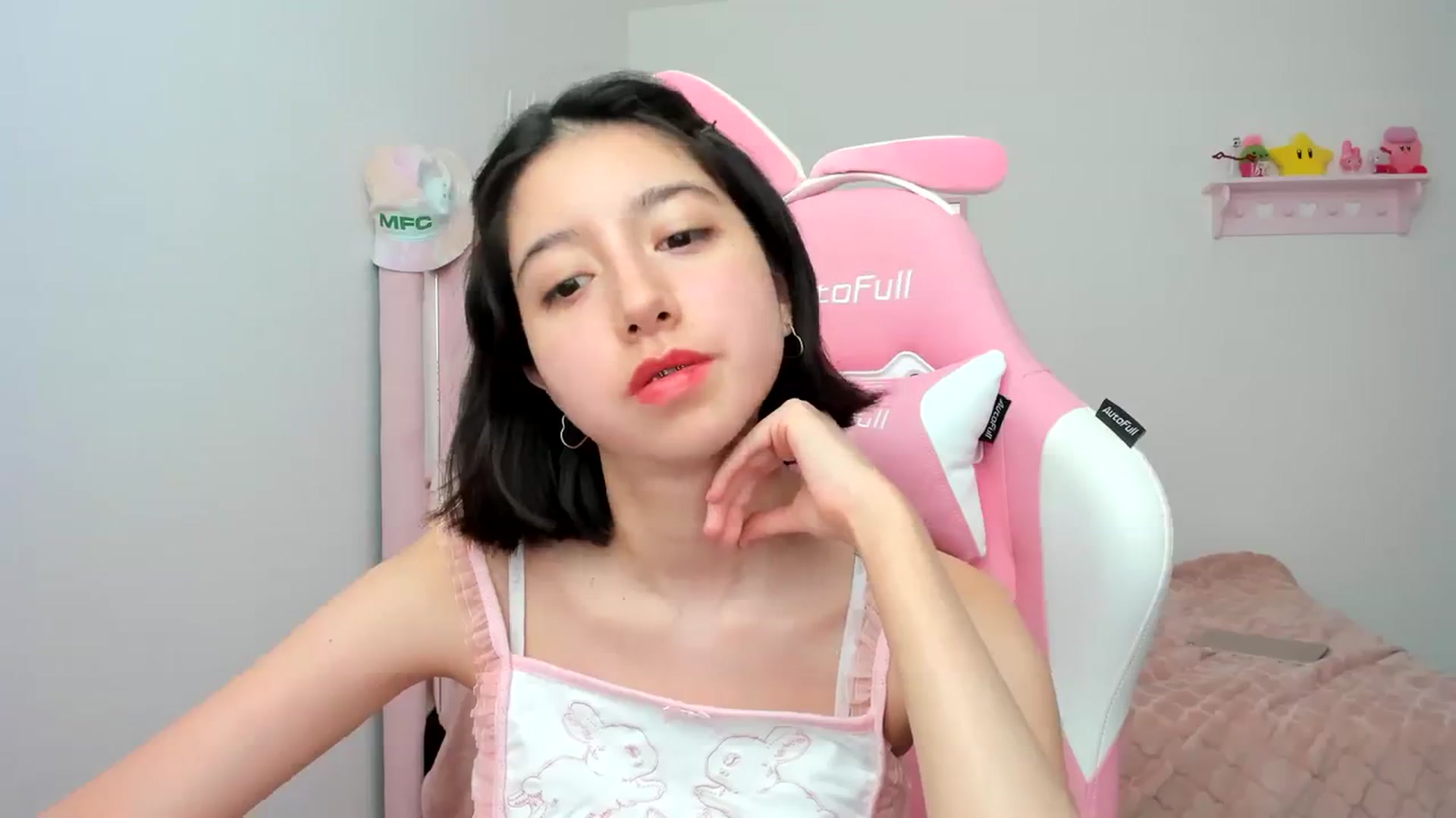 Gallery image thumbnail from Cherrycute666's myfreecams stream on, 03/31/2024, 21:00 image 15 of 20
