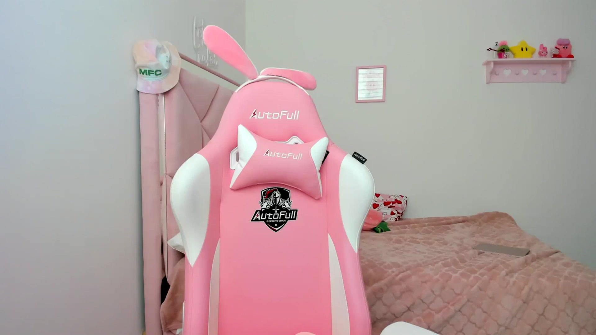 Gallery image thumbnail from Cherrycute666's myfreecams stream on, 03/31/2024, 21:00 image 11 of 20