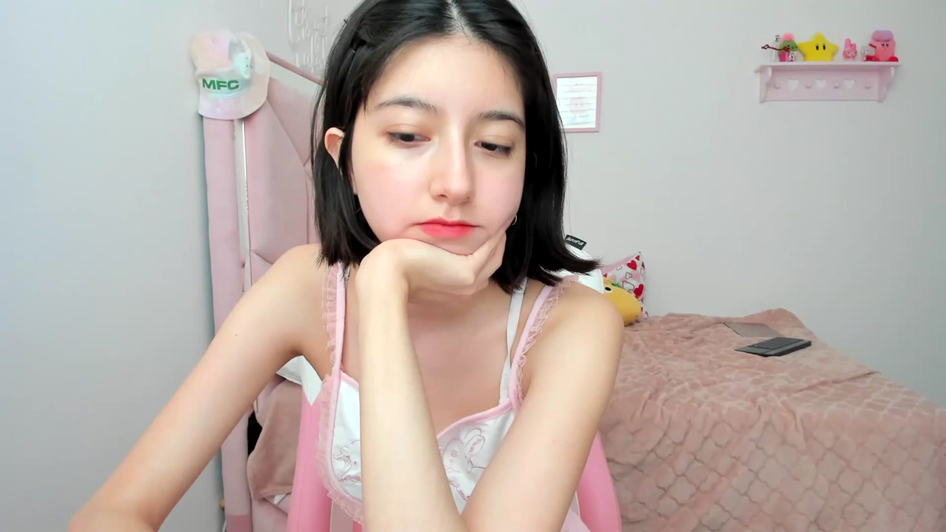 Gallery image thumbnail from Cherrycute666's myfreecams stream on, 03/31/2024, 23:21 image 15 of 20