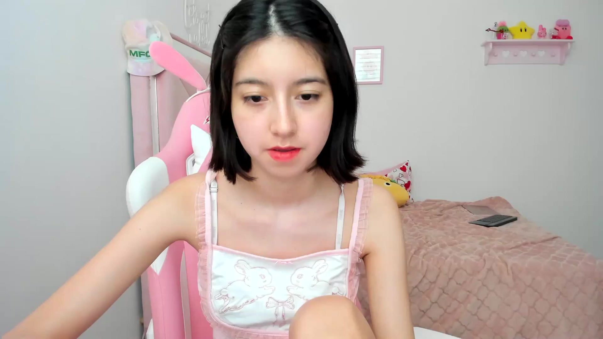 Gallery image thumbnail from Cherrycute666's myfreecams stream on, 03/31/2024, 23:21 image 19 of 20