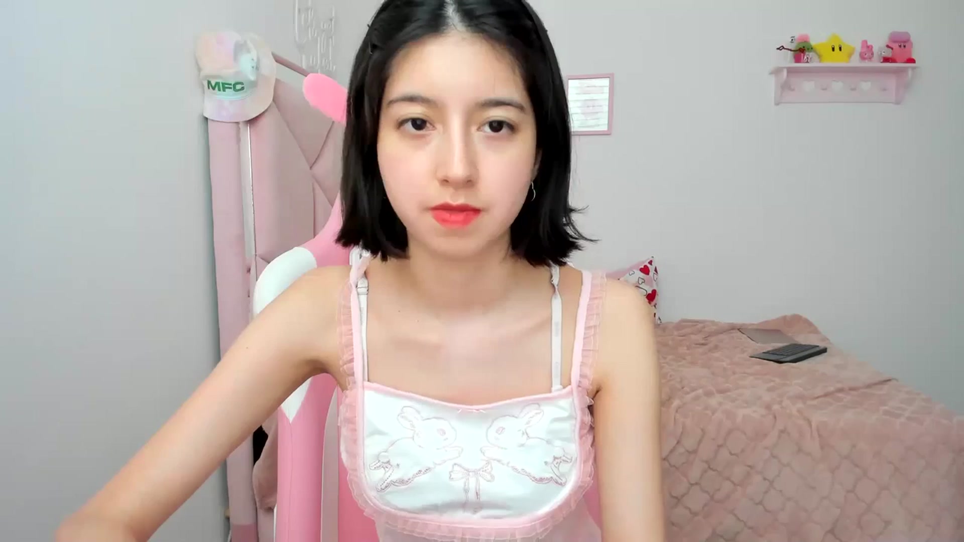 Gallery image thumbnail from Cherrycute666's myfreecams stream on, 03/31/2024, 23:21 image 18 of 20