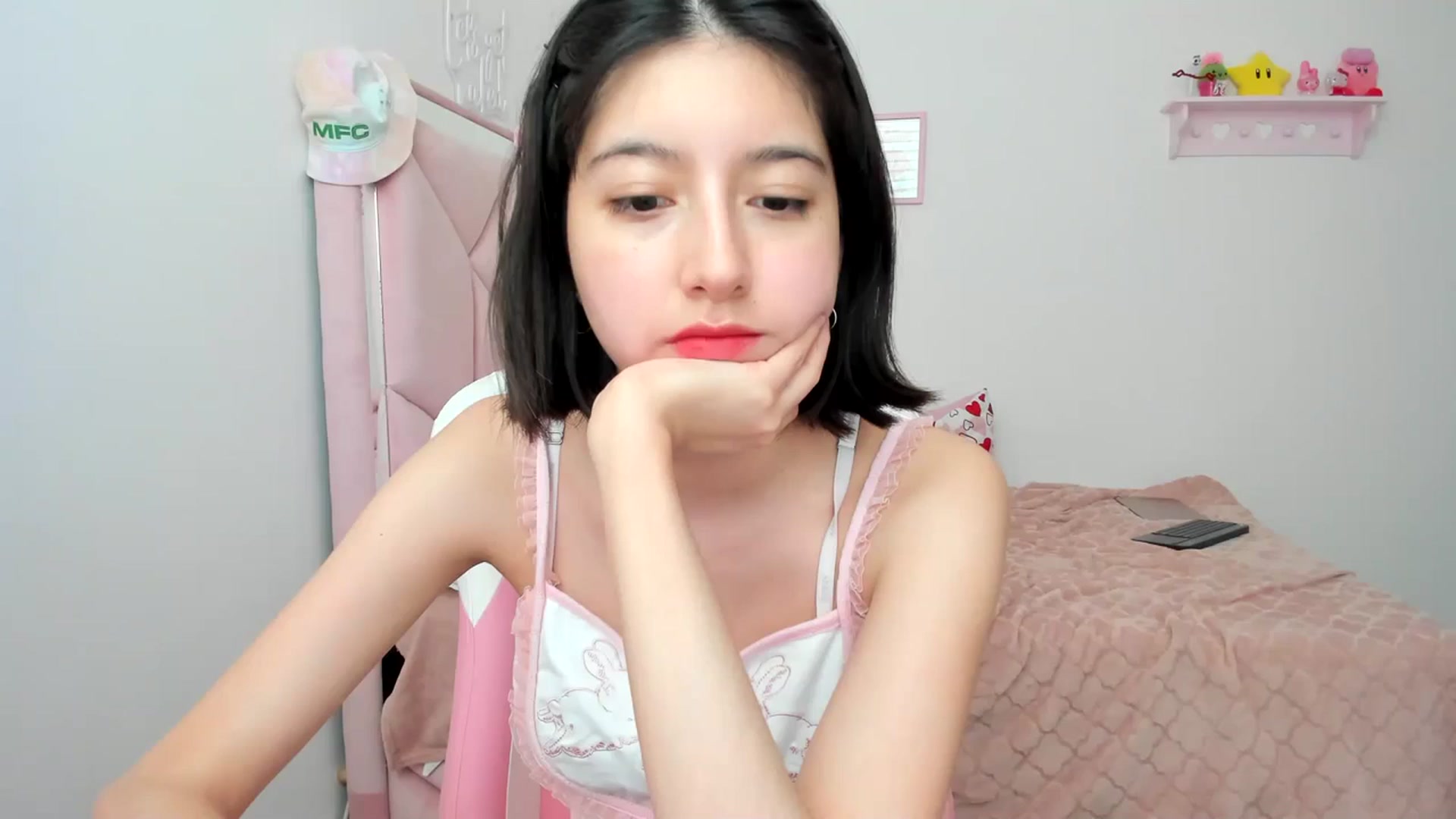 Gallery image thumbnail from Cherrycute666's myfreecams stream on, 03/31/2024, 23:21 image 16 of 20