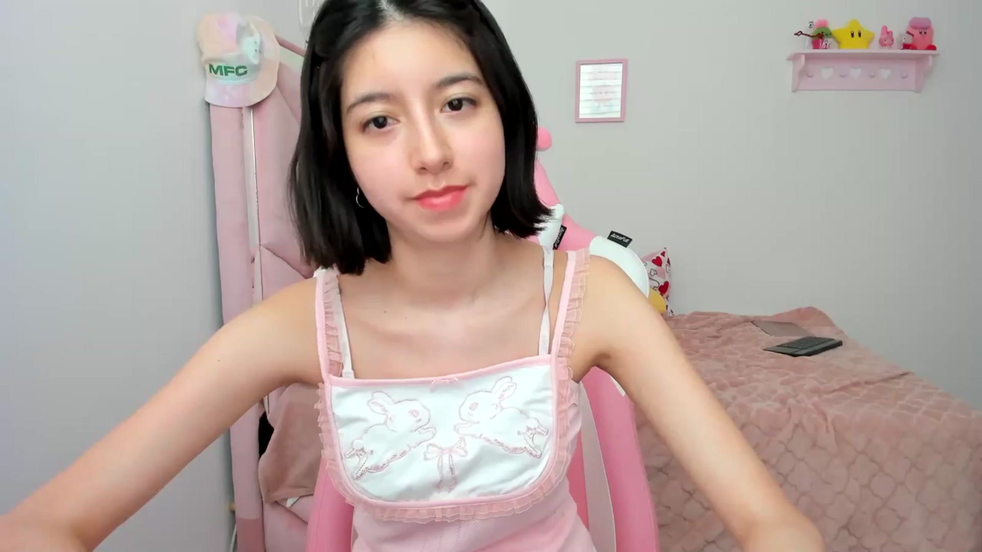 Gallery image thumbnail from Cherrycute666's myfreecams stream on, 03/31/2024, 23:21 image 7 of 20