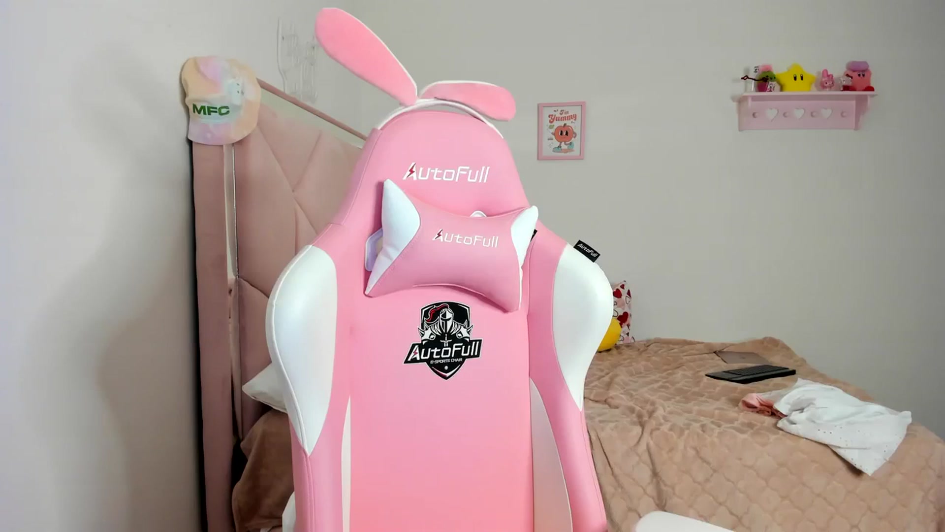 Gallery image thumbnail from Cherrycute666's myfreecams stream on, 04/01/2024, 04:49 image 20 of 20