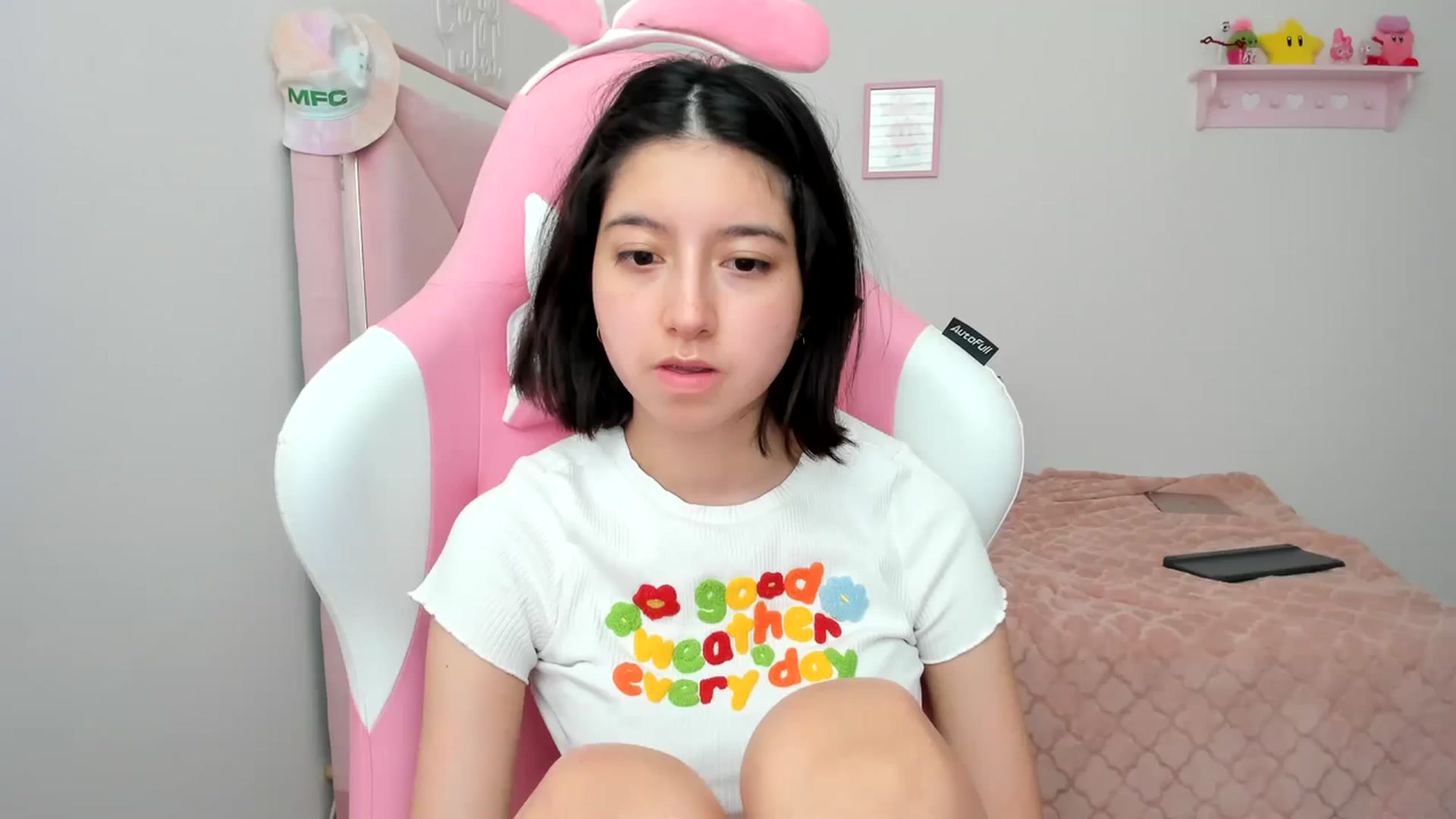 Gallery image thumbnail from Cherrycute666's myfreecams stream on, 04/01/2024, 23:27 image 10 of 20