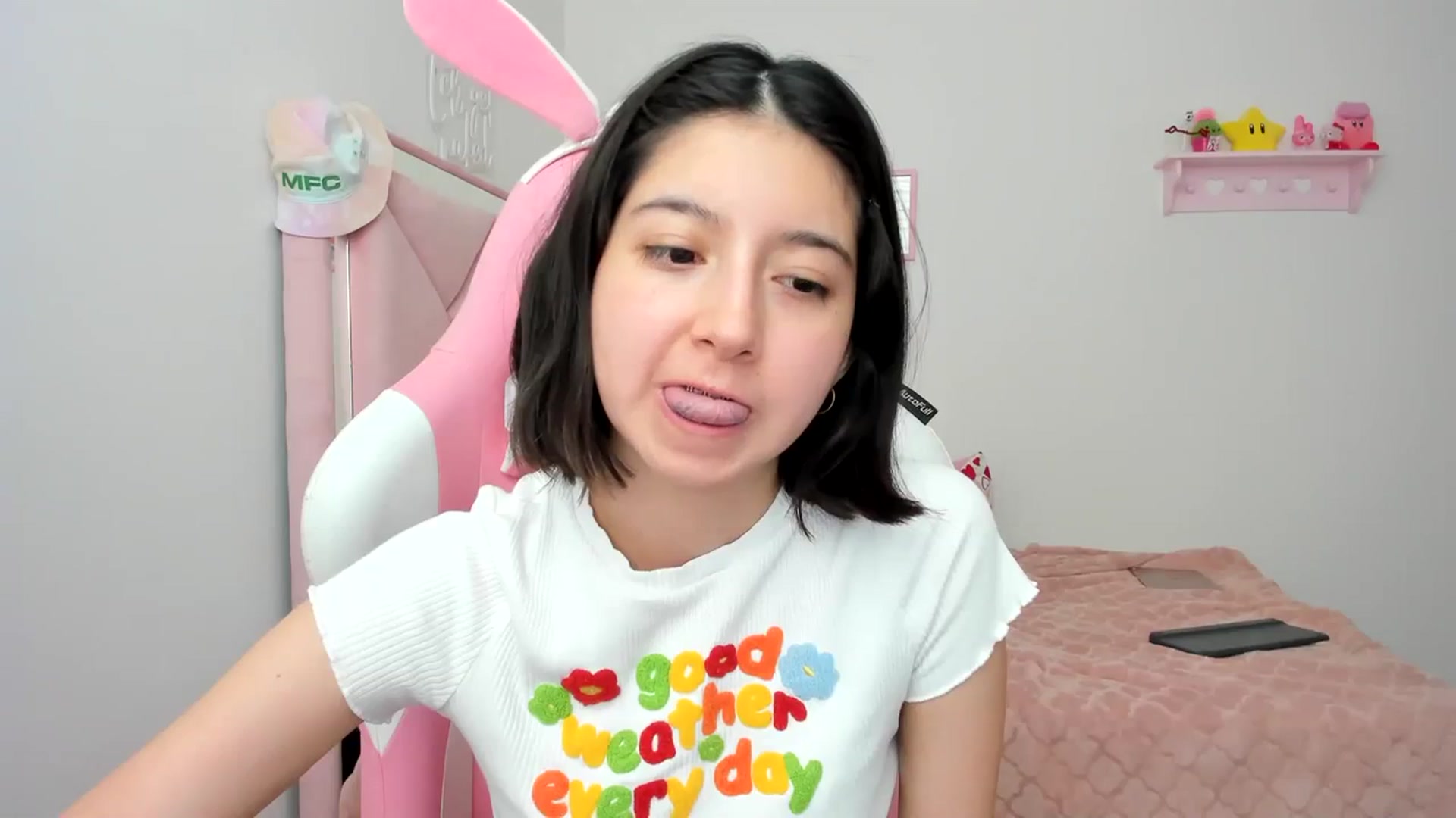 Gallery image thumbnail from Cherrycute666's myfreecams stream on, 04/01/2024, 23:27 image 2 of 20