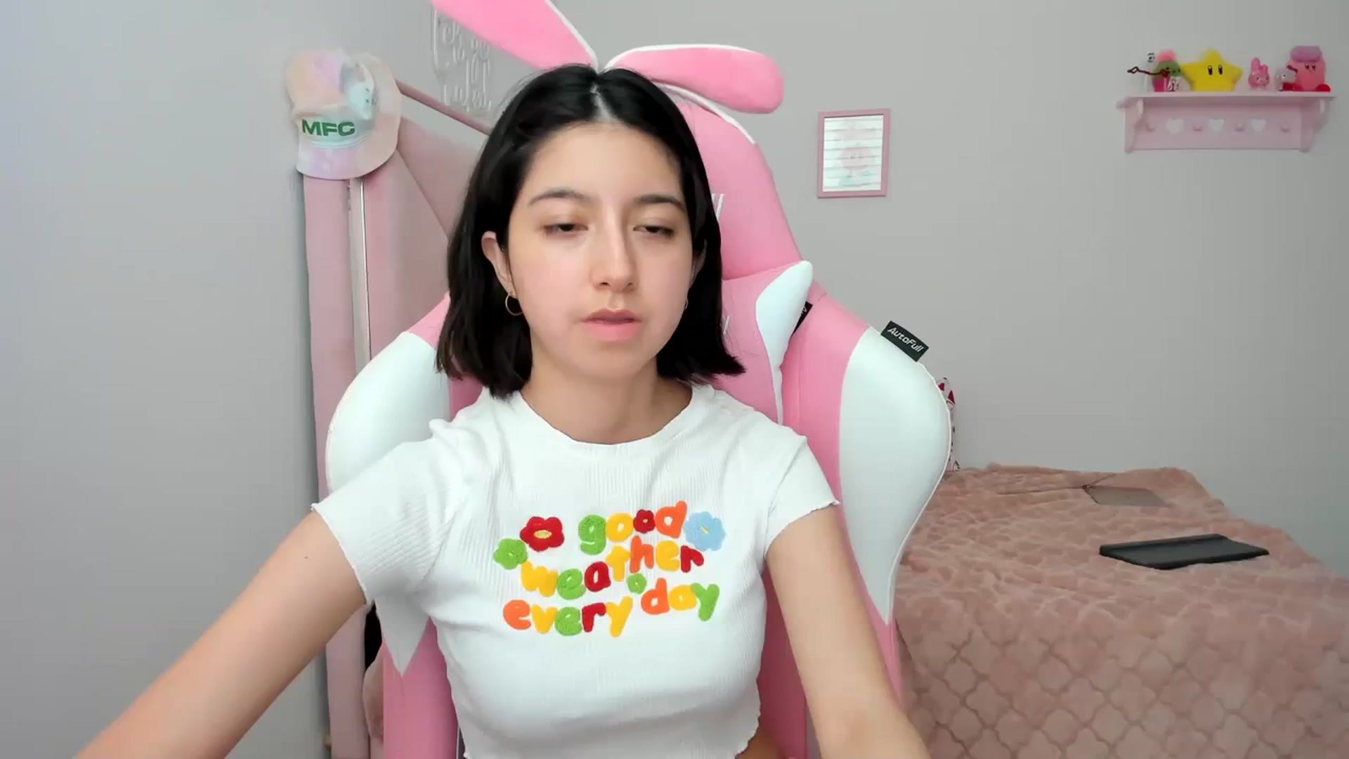 Gallery image thumbnail from Cherrycute666's myfreecams stream on, 04/01/2024, 23:27 image 19 of 20