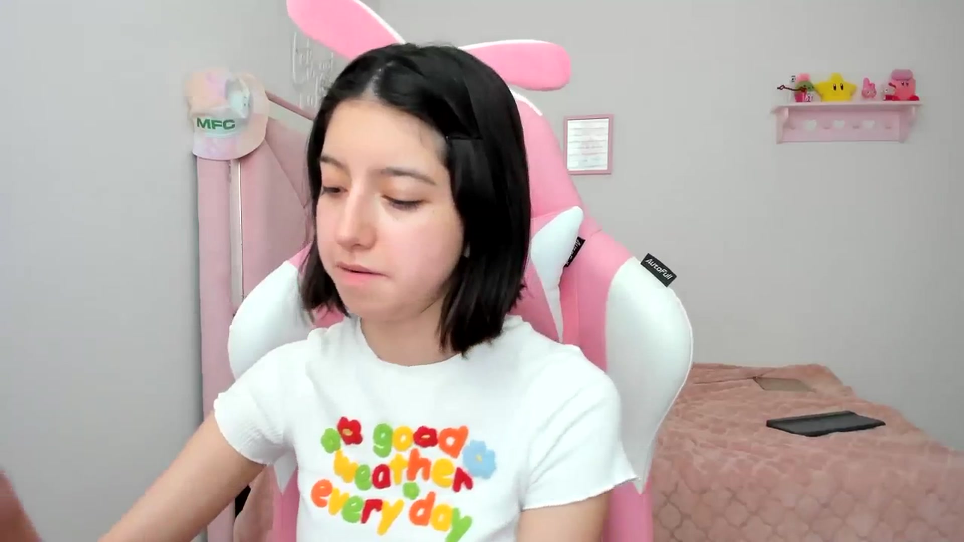Gallery image thumbnail from Cherrycute666's myfreecams stream on, 04/01/2024, 23:27 image 8 of 20