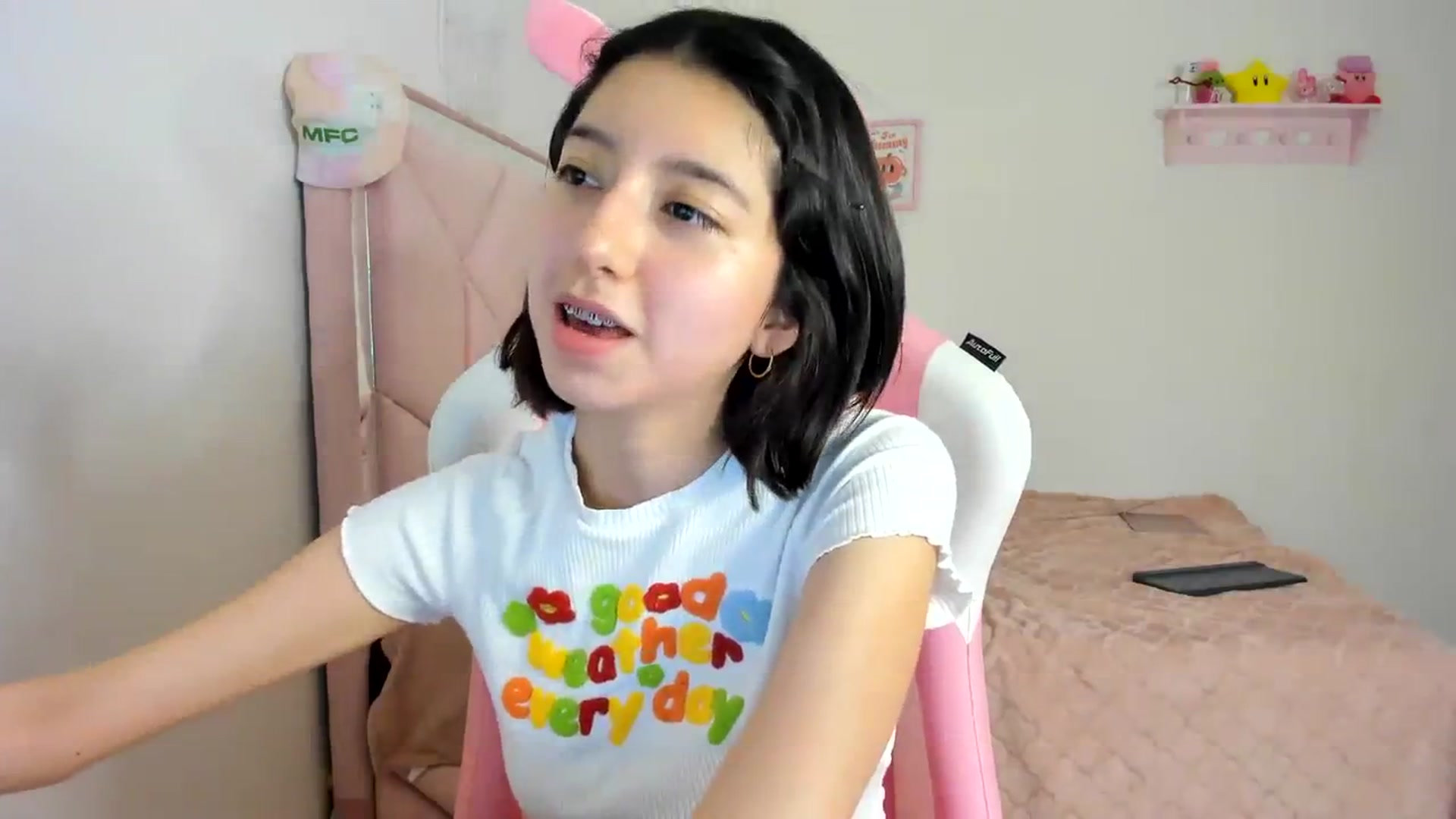Gallery image thumbnail from Cherrycute666's myfreecams stream on, 04/02/2024, 01:38 image 15 of 20